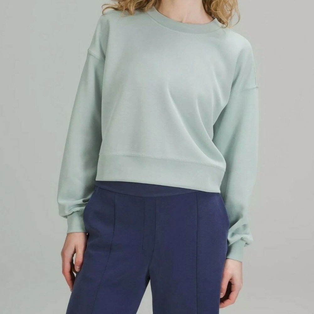 Lululemon Softstreme Perfectly Oversized Cropped Crew Silver Blue Size 8
